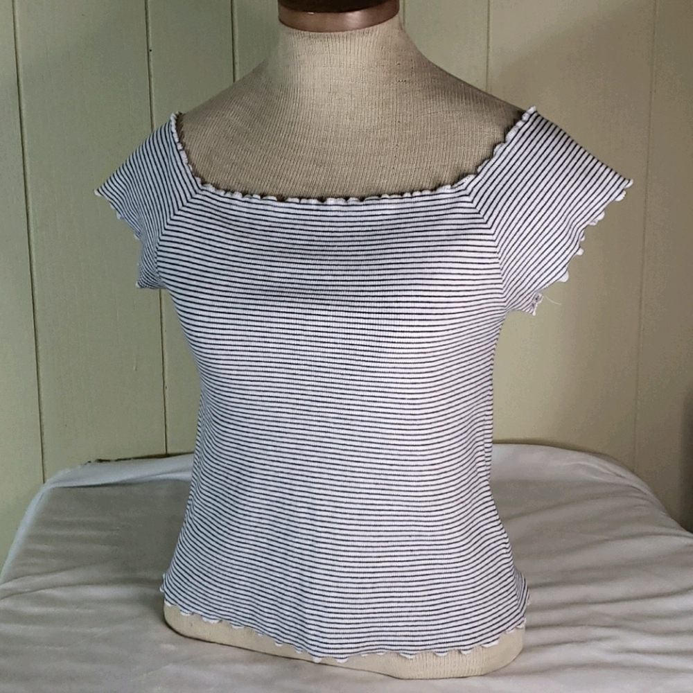 Last Chance - Bundle and Save - AERO Aeropostale Navy and White crop Top
